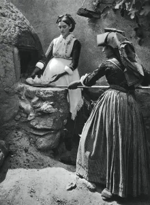 Women at the oven, Sardinia, Italy, 1937.Artist: Martin Hurlimann Women at the oven, Sardinia, Italy, 1937.Artist: Martin Hurlimann