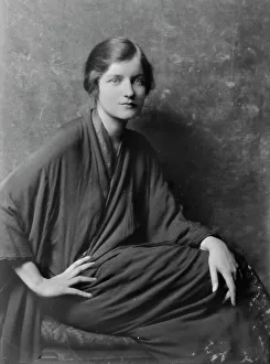 Poise Prints: Wood, Peggy, Miss, portrait photograph, 1917 Aug. 27. Creator: Arnold Genthe