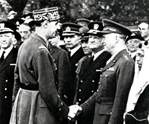 Charles De Gaulle Gallery: World War 2: De Gaulle greets Eisnhower, 1944