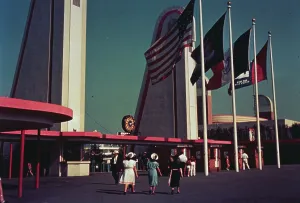 Us Flag Prints: World's Fair, 1939. Creator: Gottscho-Schleisner, Inc