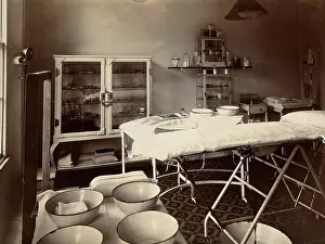 1909 Prints: Wotton Lodge, Gloucester: operating theatre, c1909. Creator: Unknown