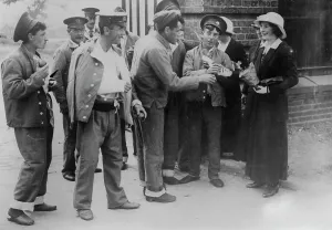 Sling Prints: Wounded heroes of the Battle of Mons, 1914. Creator: Bain News Service