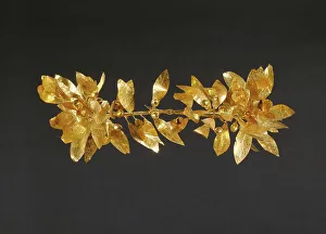 Wreath Prints: Wreath with detached stem including leaves and detached berries