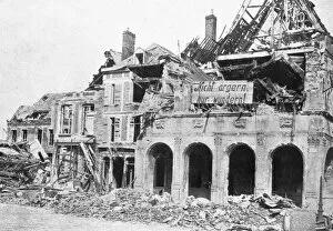 Images Dated 16th January 2008: Wrecked building, Grande Place, Peronne, France, First World War, 1917, (c1920)