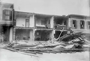 Blizzard Prints: Wrecked Washington houses, 1914. Creator: Bain News Service