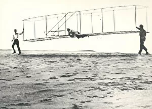 Images Dated 22nd October 2021: Wright Brothers Glider Tests, Kill Devil Hills, North Carolina, USA, October 10, 1902
