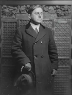 Starched Collar Prints: Wright, Spencer, Mr. portrait photograph, 1916 Apr. 6. Creator: Arnold Genthe