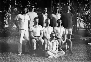Team Prints: Yale 2d Varsity 8, between c1910 and c1915. Creator: Bain News Service