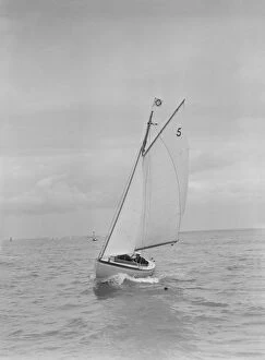 Edgar Wp Collection: The Yarmouth One Design Greywing, 1922. Creator: Kirk & Sons of Cowes