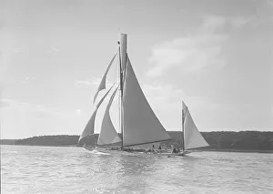 The yawl Zinita, 1911. Creator: Kirk & Sons of Cowes