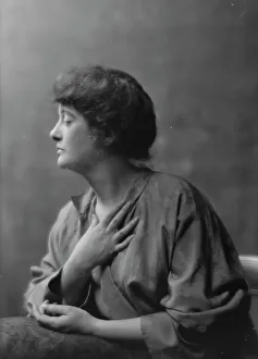 Hopeful Prints: Yocum, George, Mrs. portrait photograph, 1916 Mar. 10. Creator: Arnold Genthe